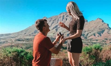 Christiaan Bezuidenhout proposes to girlfriend while self-isolating