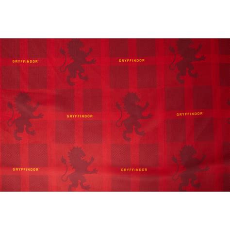 GRYFFINDOR™ HOUSE MASCOT SCARF – Harry Potter™: The Exhibition