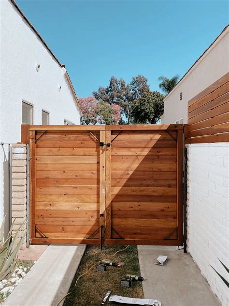 DIY: How To Build a Modern Wood Gate — Blanco Bungalow