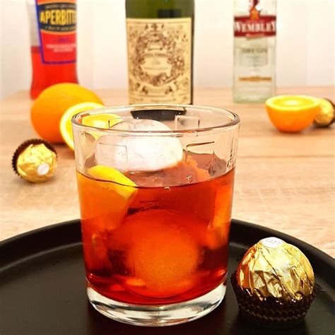 The Classic Negroni Cocktail Recipe - Foodiosity