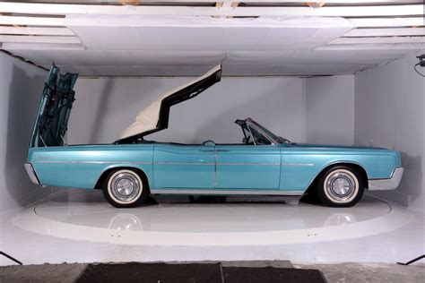 1967 Lincoln Continental | Volo Museum