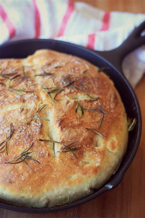 12 Best Cast Iron Skillet Bread Recipes (#4 will make you drool ...