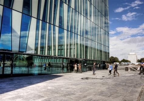 Aberdeen University Library opens to the public : September 2011 : News ...