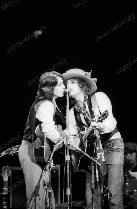 Bob Dylan and Joan Baez Onstage – CultureSonar