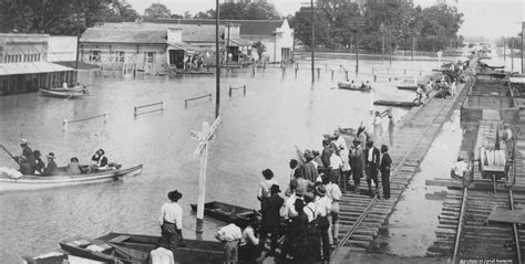 Railroad tracks in downtown Tallulah, LA after 1912 Mississippi River flood | History people ...