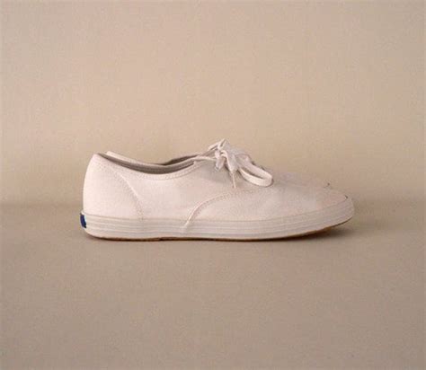 Women's Vintage Size 8 White Canvas Tennis Shoes