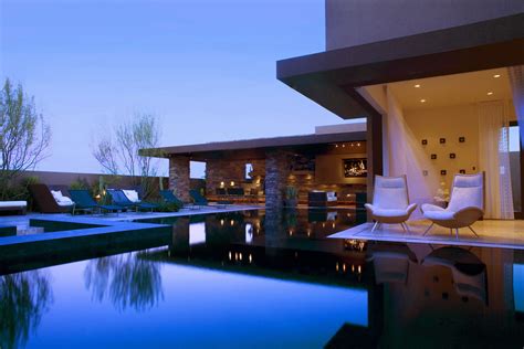 Luxury homes with pool in Las Vegas. - MyHouseIdea