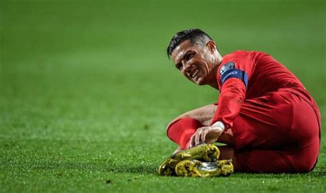 Cristiano Ronaldo injury: Juventus star hurt playing for Portugal ...