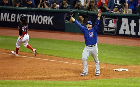 7 incredible photos of the moment that the Chicago Cubs won the World ...