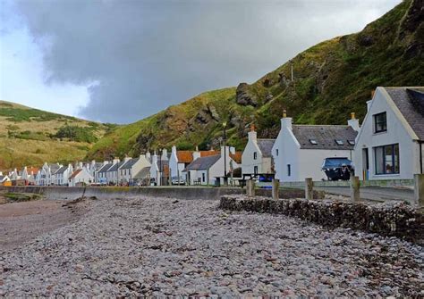 Moray Firth - spectacular seaside villages, dolphins and a famous soup