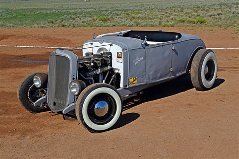 Tire-Spinning, Clod-Throwing Vintage Hot Rod Action at the 2016 Hot Rod Dirt Drags - Hot Rod Network