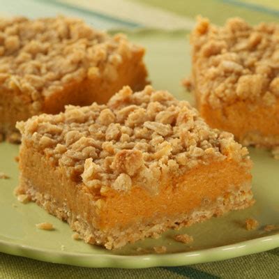 Pumpkin Cream Cheese Streusel Squares | LIBBY'S®