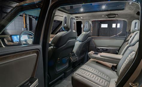 Climb Inside the Rivian R1T and Discover Its Clever Interior Design - autoevolution