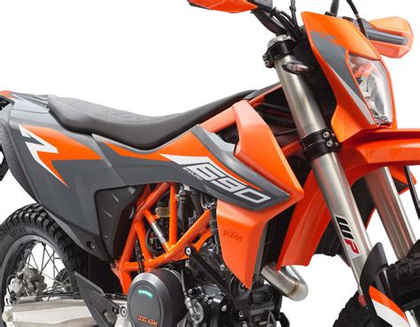 KTM Unveils Updated 690 Enduro R for 2021 - ADV Pulse