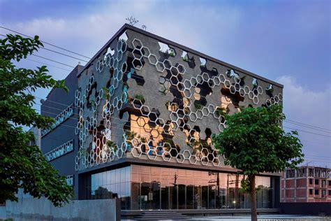 Hexagonal Facade Design Emerged as a Buffer of Stratifying Elements ...