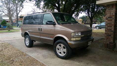 I lifted my '99 Astro van. : DIY