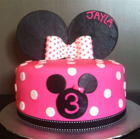 Minnie Mouse Polka Dot Cake | Minnie mouse cake, Polka dot cakes, Mini mouse cake