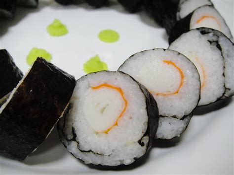 Maryam's Culinary Wonders: 473. Simple Surimi Sushi