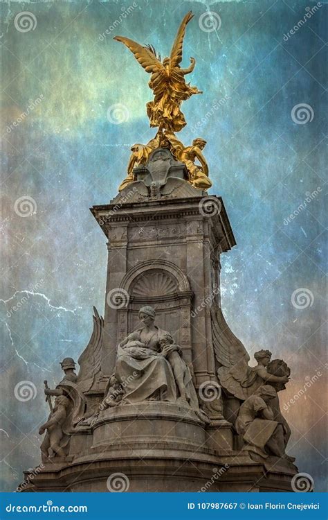 Old Photo with Detail of Nike-Goddess of Victory Stock Image - Image of buckingham, architecture ...