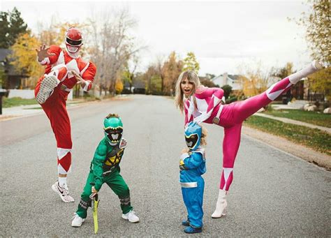 Pin by cecelia aguilera on Halloween | Family halloween costumes ...