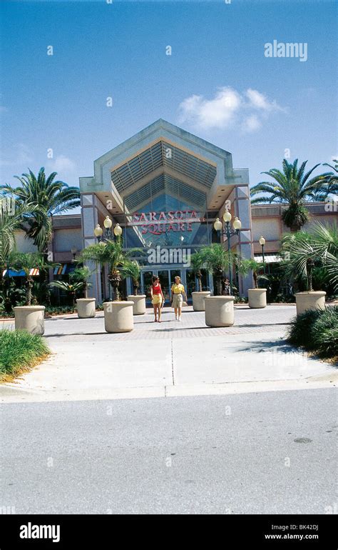 Entrance to the sarasota square mall hi-res stock photography and ...