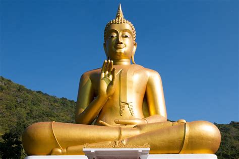 Gold-colored Buddha Statue · Free Stock Photo