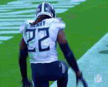 Henry Derrick GIF - Henry Derrick Titans - Discover & Share GIFs