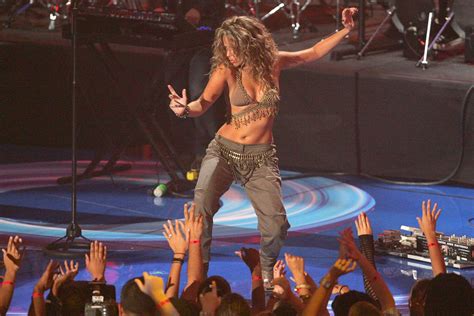 Shakira's Best MTV VMAs Moments in Photos