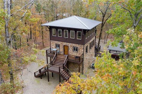 Hochatown Tower | Cabin Rentals in Broken Bow, OK | Moonlit Mountain ...