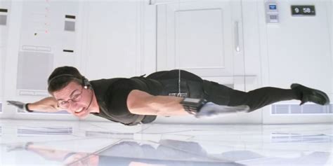 14 Best Tom Cruise Stunts, Ranked