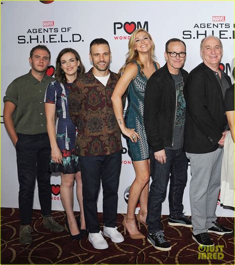 Chloe Bennet Reunites with 'Agents Of S.H.I.E.L.D' Cast At Season 3 ...