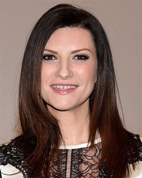 Laura Pausini chanteuse italienne | Laura pausini, Chanteuse italienne, Sandra bullock