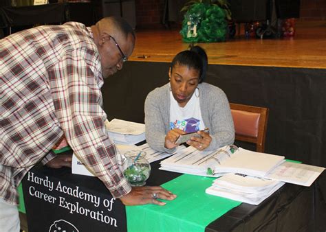 Hardy Middle School Hosts Parent Engagement Workshop