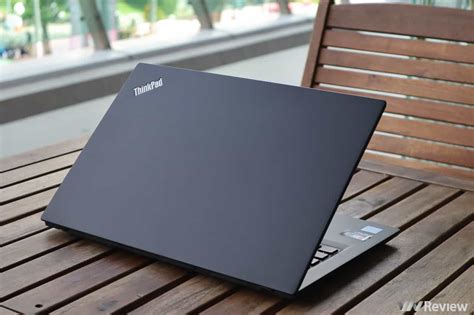 [2020] Lenovo ThinkPad X390 Review - A Sharp Business Laptop With Classic Business Ultrabook