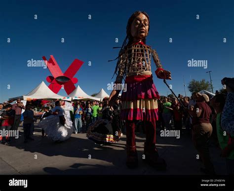 Ciudad Juarez, Chichuahua, Mexico. 27th Oct, 2023. Little Amal, the 12 ...