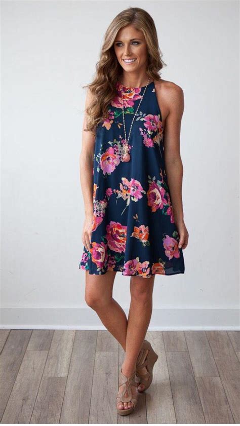 Outfits Ideas for Tall Girls: Super cute dress on Stylevore