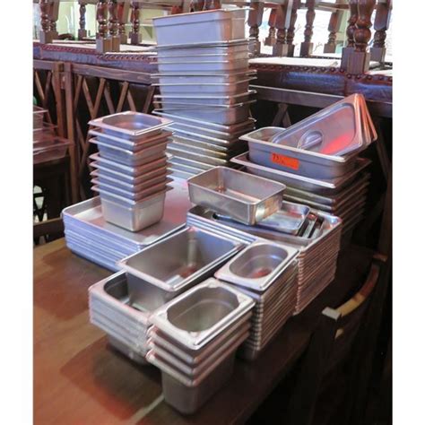 Multiple Metal Food Storage Containers (Some Lids), Misc Sizes