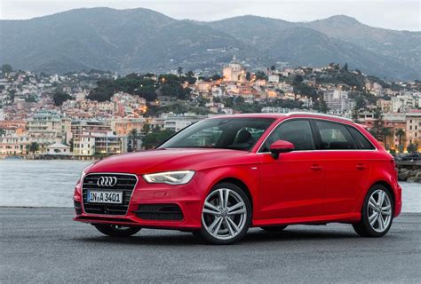 Audi A3 Sportback Review - Changing Lanes