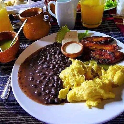 The Guatemalan Breakfast | Dos Lunas Airport Bed & Breakfast/Hostel