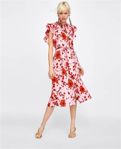 Zara's Summer Arrivals Have Our Names Written All Over Them | Red floral dress, Zara dresses ...