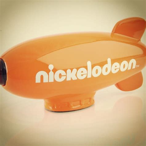 NickALive!: Photographs From The Preparations Of The Nickelodeon 2013 Kids' Choice Awards