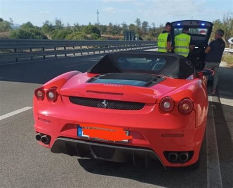 Ubriaco alla guida di una Ferrari 358 Spider sulla 131 Dcn, patente ritirata La Nuova Sardegna