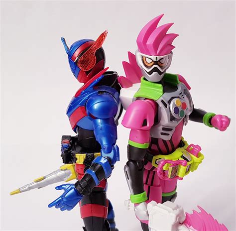 Figure-rise Standard Kamen Rider Ex-Aid & Build | MyFigureCollection.net