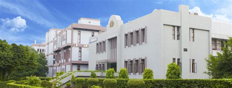 St. Xavier's Sr. Sec. School, 4, Raj Niwas Marg, Delhi