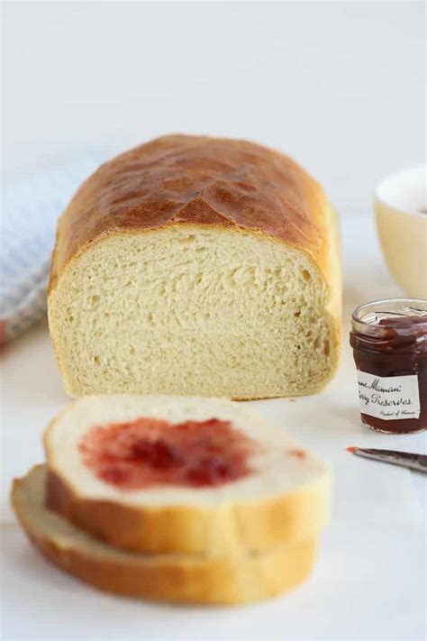 Old-Fashioned Homemade White Bread Recipe (like Grandma makes)