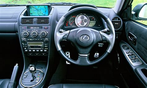 IS 300 / SportCross Interior (2001 - 2005) - Lexus Media Site