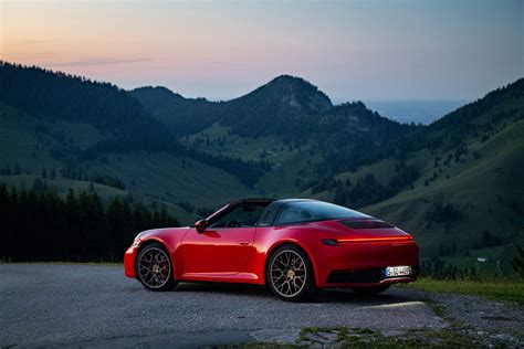 Porsche 911 Targa 4S (2020 - 992) | Reviews | Complete Car