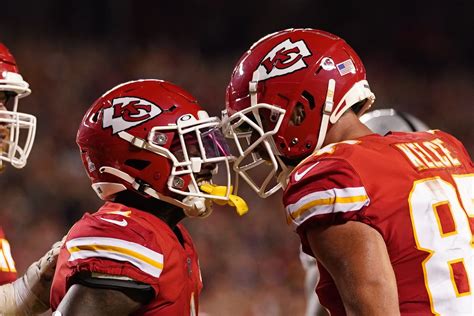 Chiefs beat Raiders: KC stole momentum from Las Vegas in Monday night win - Arrowhead Pride