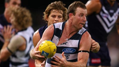 Steve Johnson ruled out of Geelong's AFL encounter with Carlton - ABC News