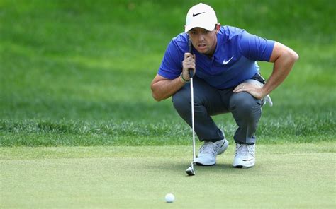 Rory McIlroy's putter switch gets Irishman on track